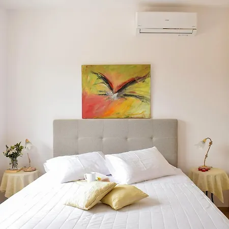 Modern Broumas - A Spacious Haven Appartamento Keramiaí