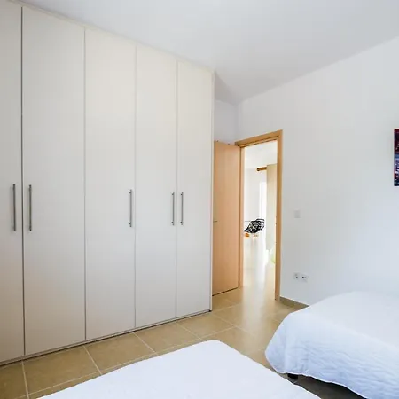 Modern Broumas - A Spacious Haven شقة Keramiaí